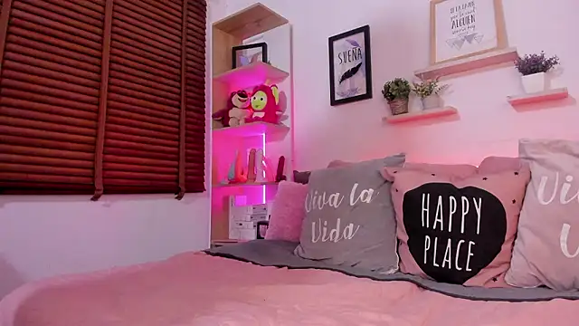 Snapshot of Nata_Villalobos chatting on March 13, 3:13 am Nata Villalobos online show from March 13, 3:13 am