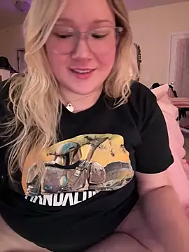 PiggyRose online show from March 19, 12:14 am