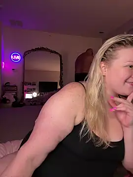 PiggyRose online show from May 23, 1:55 am