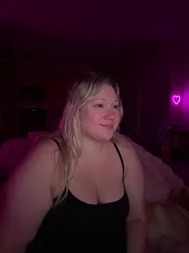 PiggyRose online show from June 11, 1:27 am