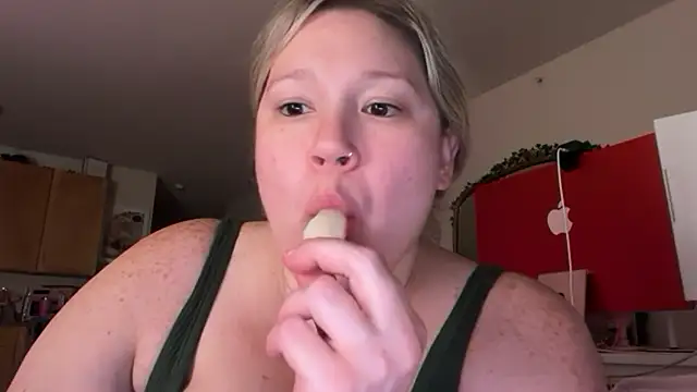 PiggyRose online show from June 29, 2:51 am