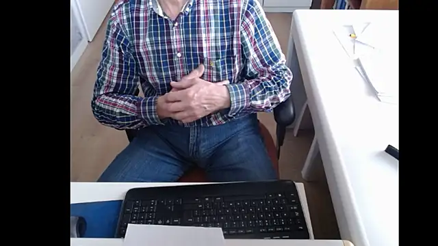 dutchpornking online show from February 3, 8:13 am