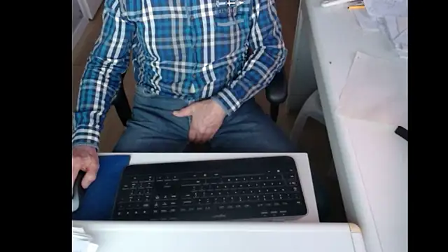 dutchpornking online show from February 4, 4:50 pm