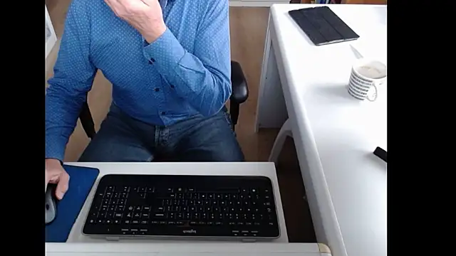 dutchpornking online show from October 13, 8:03 am