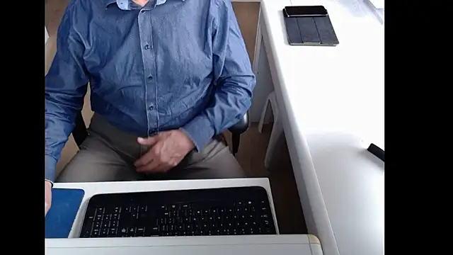 dutchpornking online show from March 28, 7:52 am