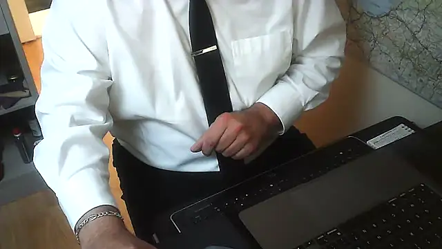 Snapshot of DUDURA@xh chatting on December 4, 1:09 pm DUDURAxh online show from December 4, 1:09 pm