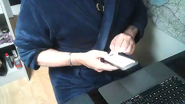 Snapshot of DUDURA@xh chatting on December 30, 3:02 pm DUDURAxh online show from December 30, 3:02 pm