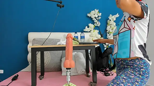 letty straus online show from July 23, 10:57 am