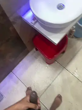 Snapshot of luciferdxm5 chatting on March 8, 4:45 am luciferdxm5 online show from March 8, 4:45 am