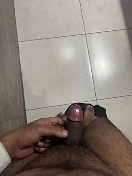 Snapshot of luciferdxm5 chatting on November 15, 4:10 am luciferdxm5 online show from November 15, 4:10 am