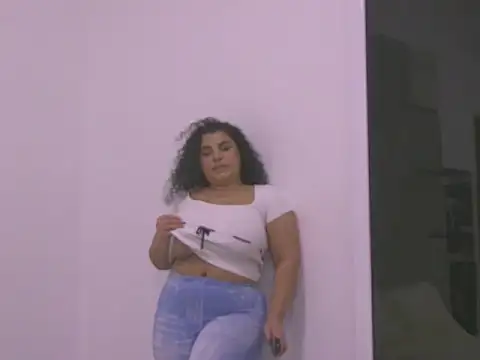 BustyMadison online show from November 14, 7:40 am