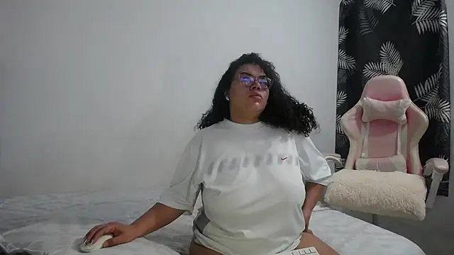 mabigomez00 online show from February 26, 9:19 am