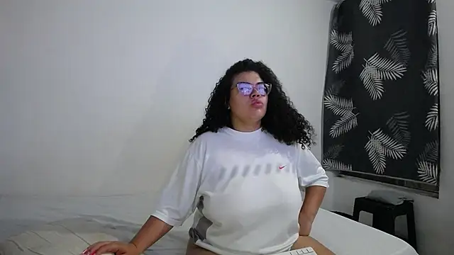 Snapshot of mabigomez00 chatting on April 21, 9:37 am mabigomez00 online show from April 21, 9:37 am