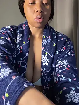 Snapshot of cherrybabe76 chatting on November 28, 6:38 am cherrybabe76 online show from November 28, 6:38 am