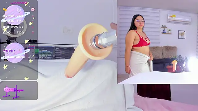 Snapshot of sofi_velez chatting on February 27, 7:23 am sofi velez online show from February 27, 7:23 am