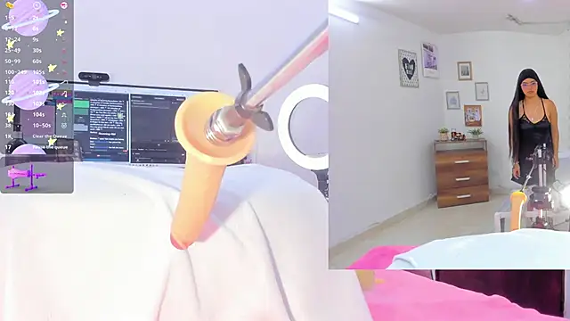 Snapshot of sofi_velez chatting on September 22, 5:26 pm sofi velez online show from September 22, 5:26 pm