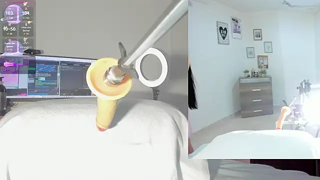 Snapshot of sofi_velez chatting on October 11, 5:22 pm sofi velez online show from October 11, 5:22 pm