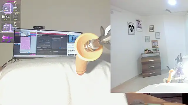 Snapshot of sofi_velez chatting on October 13, 5:24 pm sofi velez online show from October 13, 5:24 pm