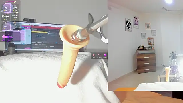 Snapshot of sofi_velez chatting on October 19, 5:24 pm sofi velez online show from October 19, 5:24 pm