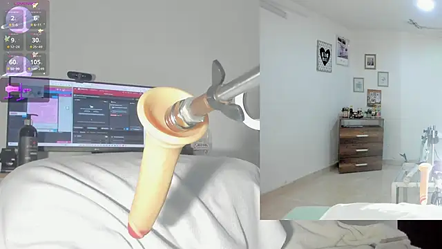 Snapshot of sofi_velez chatting on October 21, 5:24 pm sofi velez online show from October 21, 5:24 pm