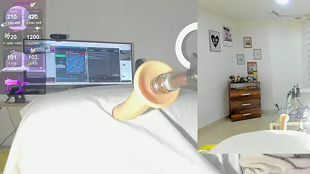 Snapshot of sofi_velez chatting on October 31, 5:25 pm sofi velez online show from October 31, 5:25 pm