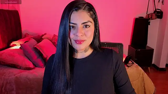 Snapshot of Catalinaa_martinez chatting on February 6, 3:55 am Catalinaa martinez online show from February 6, 3:55 am