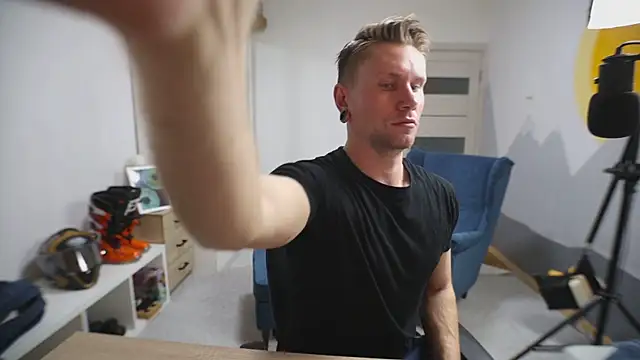 Snapshot of kevin-park chatting on October 6, 12:24 pm kevin-park online show from October 6, 12:24 pm