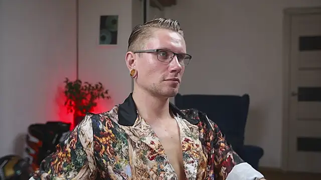 Snapshot of kevin-park chatting on October 13, 1:33 pm kevin-park online show from October 13, 1:33 pm