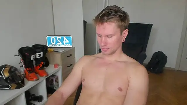 Snapshot of kevin-park chatting on October 22, 7:08 am kevin-park online show from October 22, 7:08 am