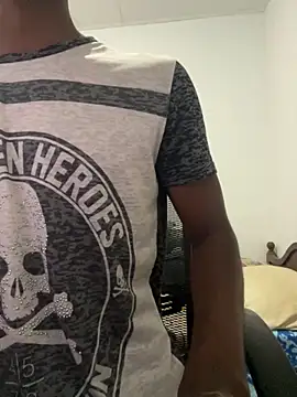 Snapshot of little-monter chatting on March 24, 2:05 am little-monter online show from March 24, 2:05 am