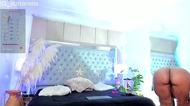 Snapshot of Kaitlyn_Brwon chatting on October 1, 5:46 am Kaitlyn Brwon online show from October 1, 5:46 am