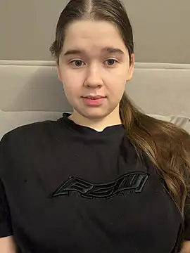 HornyGirlH online show from February 5, 4:39 am