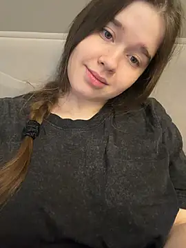 HornyGirlH online show from June 27, 9:03 am