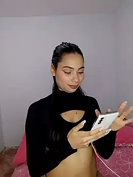 Snapshot of iamemmablake chatting on April 17, 12:02 am iamemmablake online show from April 17, 12:02 am