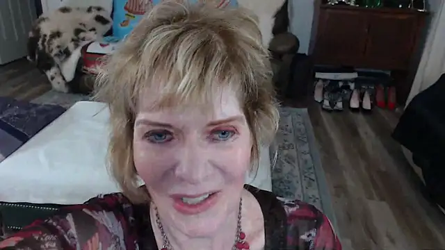 Snapshot of SindeeDix chatting on December 3, 3:10 pm SindeeDix online show from December 3, 3:10 pm