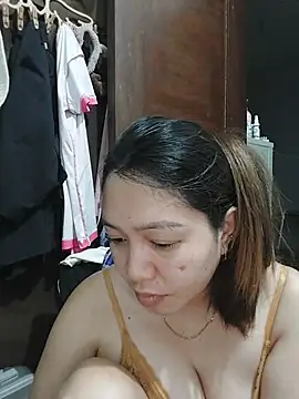 Snapshot of MissKitty31 chatting on July 29, 5:27 am MissKitty31 online show from July 29, 5:27 am