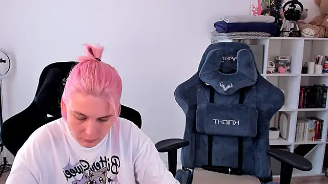 Snapshot of hotblonds chatting on September 22, 10:50 am hotblonds online show from September 22, 10:50 am