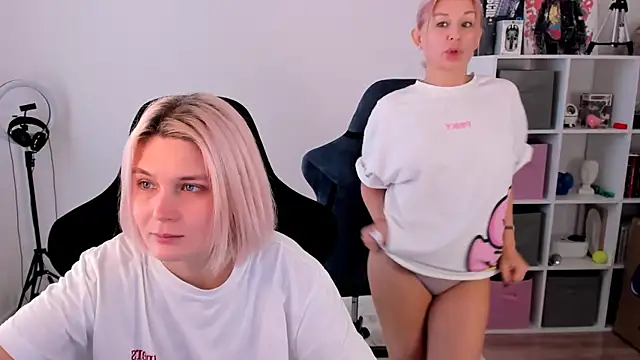 hotblonds online show from November 10, 11:09 am