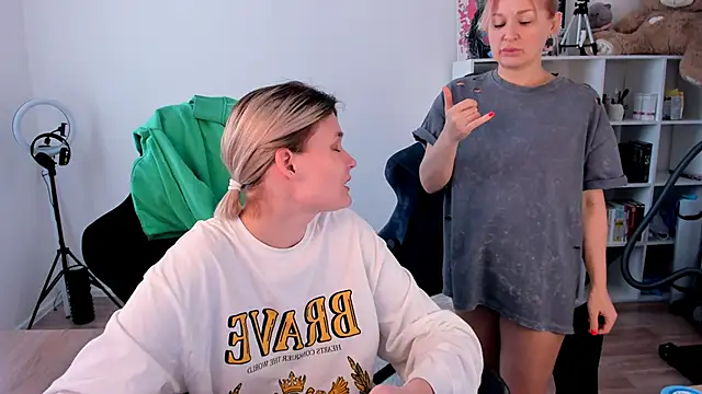 hotblonds online show from February 19, 11:50 am