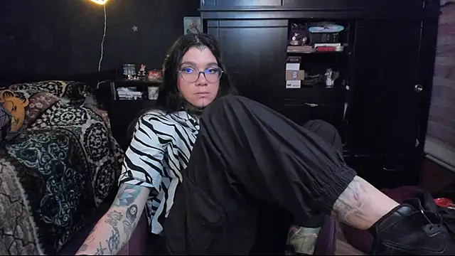 Lilmarieee online show from March 12, 12:20 am