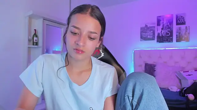 Amaia Daniells online show from December 12, 7:41 am