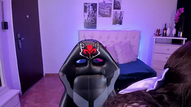 Amaia Daniells online show from January 5, 3:43 am