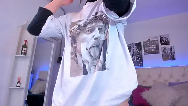 Amaia Daniells online show from January 11, 5:31 am