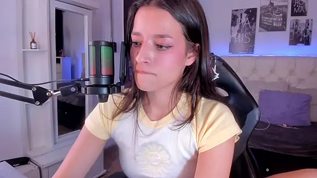 Amaia Daniells online show from February 4, 7:07 am