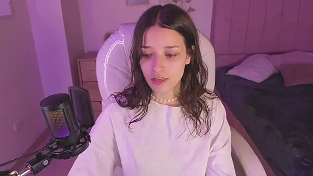 Amaia Daniells online show from September 27, 4:06 am