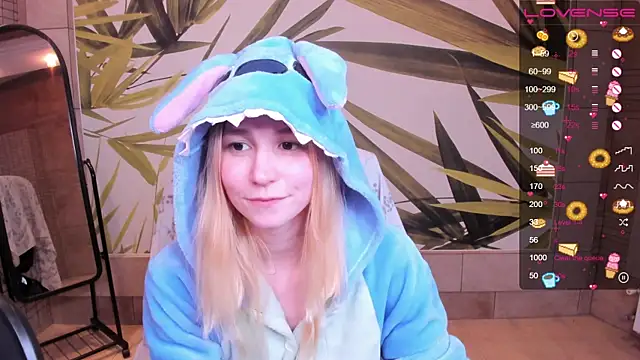 Snapshot of fleximona chatting on February 14, 9:11 pm fleximona online show from February 14, 9:11 pm