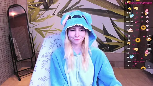 Snapshot of fleximona chatting on February 15, 10:14 am fleximona online show from February 15, 10:14 am