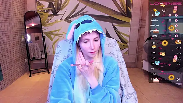 Snapshot of fleximona chatting on March 8, 9:13 am fleximona online show from March 8, 9:13 am