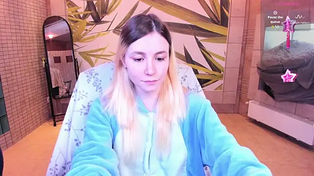 Snapshot of fleximona chatting on March 22, 9:02 am fleximona online show from March 22, 9:02 am