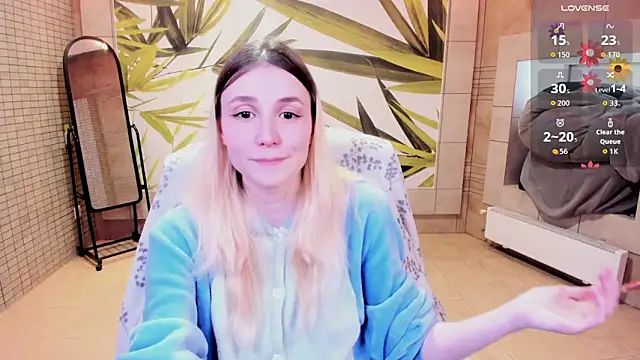 Snapshot of fleximona chatting on April 4, 9:51 am fleximona online show from April 4, 9:51 am